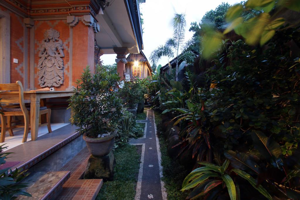 Loris Homestay อูบุด ภายนอก รูปภาพ